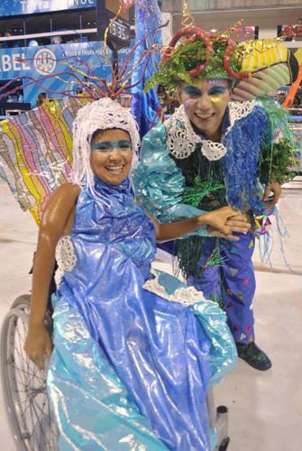 Casal-de-MS-e-PB-Escola-Embaixadores-da-Alegria-Carnaval-2011