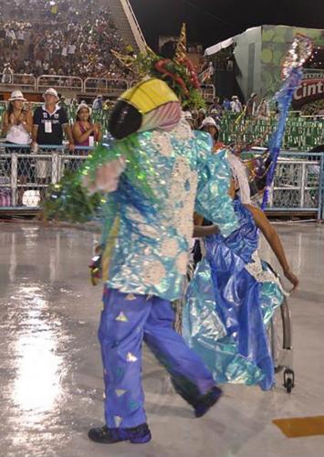 Casal-de-Mestre-Sala-e-Porta-Bandeira-Escola-de-Samba-Embaixadores-da-Alegria-Carnaval-2011