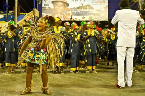 africa-rainha-da-bateria-Carnaval-2012