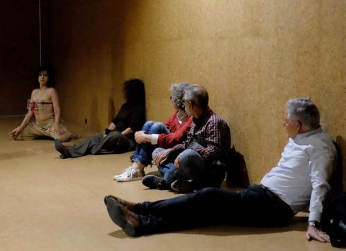 Presente. Performance Joana Bueno