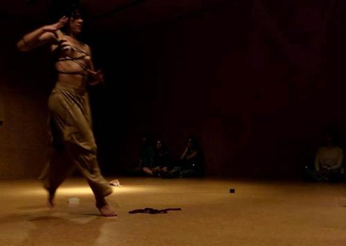 Presente. Performance Joana Bueno